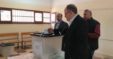 صور.. كرم كردى يدلى بصوته فى الاستفتاء على التعديلات الدستورية