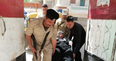 صور.. رغم مرضهن.. سيدات على كراسى متحركة يتصدرن المشهد الانتخابى بالشرقية
