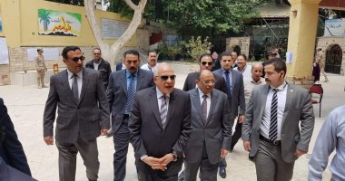 وزير التنمية المحلية ومحافظ الجيزة يتفقدان لجان الاستفتاء بالدقى والعجوزة والوراق