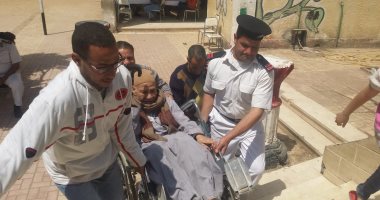 مواطن يدلى بصوته فى الاستفتاء على كرسى متحرك: "قولت نعم حبا فى مصر"