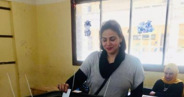 سماح عمار تدلى بصوتها فى الاستفتاء على التعديلات الدستورية