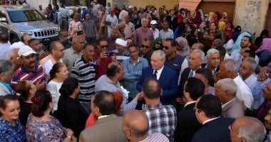 صور.. محافظ الأقصر ومدير الأمن يتفقدان اللجان وسط زيادة إقبال المواطنين