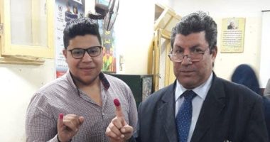 عميد كلية الآداب بسوهاج يدلى بصوته على التعديلات الدستورية