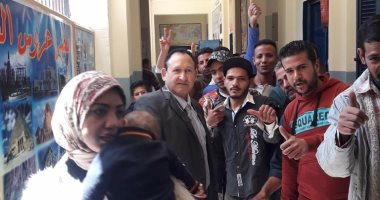 صور.. إقبال كبير من الشباب على لجان الاستفتاء بالاسكندرية 