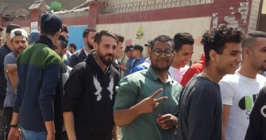 صور.. نواب عين شمس يتفقدون اللجان..واستمرار التوافد باليوم الثالث للاستفتاء