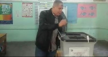 صور.. شوبير يدلى بصوته فى الاستفتاء على التعديلات الدستورية بميت عقبة