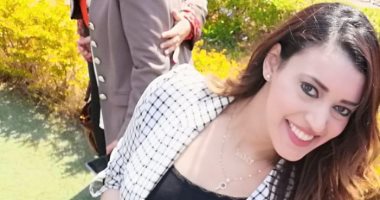رغدة أبو ليلة تدلى بصوتها فى الاستفتاء على التعديلات الدستورية بلجنة ماسبيرو