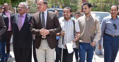 طلاب نور البصيرة بجامعة سوهاج يدلون بأصواتهم فى استفتاء التعديلات الدستورية
