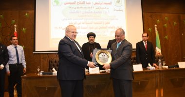 رئيس جامعة القاهرة: تقديم الدعم الكامل للطلاب الأفارقة كجزء أصيل من مصر