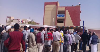 صور.. إقبال كبير من الشباب و مشايخ البدو على لجان الاستفتاء براس سدر
