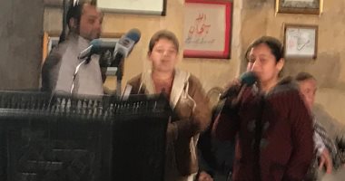 طفلان يلقيان قصيدة جوابات حراجى القط لـ عبد الرحمن الأبنودى
