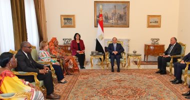 السيسي يلتقى وفد اللجنة الأفريقية لحقوق الإنسان.. ويؤكد: مصر تسعى للارتقاء بحقوق الإنسان وتخوض حربًا شرسة ضد الإرهاب.. و"مايجا" تشدد على أهمية الدور المصرى المحورى على صعيد العمل الأفريقى