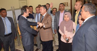 محافظ بنى سويف يتفقد منظومة العمل بكنترول التعليم الصناعى 