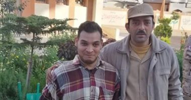 "أحمد" يتحدى إعاقته ويصوت فى آخر أيام الاستفتاء على الدستور فى دمياط