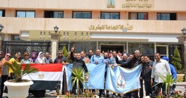 بالصور.. مشاركات "العامة للبترول" فى الاستفتاء على الدستور 