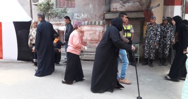 صور.. حشود الناخبين أمام لجان جاردن سيتى فى اليوم الثالث لاستفتاء الدستور
