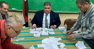 صور.. بدء فرز الأصوات باللجنة الأولى قسم ثان طنطا