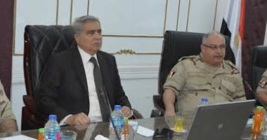 محافظ المنيا يتابع لجان التصويت على التعديلات الدستورية