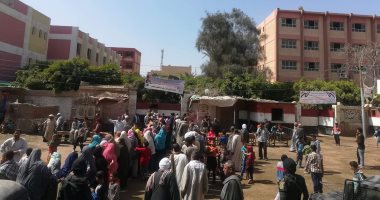 الشرطة فى خدمة المصوتين..نقل الحالات الإنسانية من منازلهم للجان