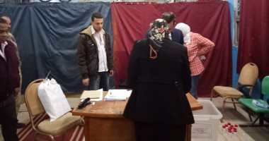 اللجنة العامة بالشيخ زايد تستقبل محاضر الفرز من اللجان الفرعية