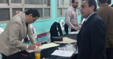 صور .. وصول محاضر فرز اللجان الفرعية بروض الفرج إلى اللجنة العامة