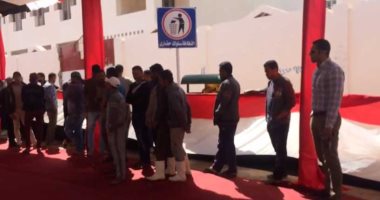 فيديو..طوابير حاشدة للشباب أمام لجان الشروق فى ثالث أيام الاستفتاء