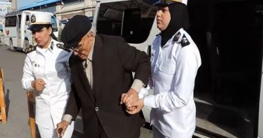 لكبار السن..اتصل بالإدارة العامة للانتخابات تنقلك سيارة الشرطة من المنزل للجنتك