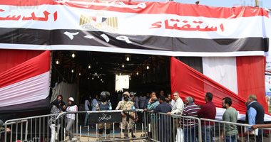 فيديو وصور.. احتشاد المواطنين أمام محطة مصر للمشاركة فى ثالث أيام الاستفتاء