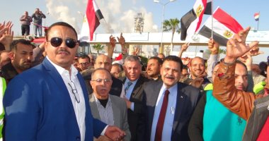 فيديو وصور.. مسيرة جديدة للعاملين بمصانع الدلتا لبنجر السكر لدعم المشاركة بالاستفتاء