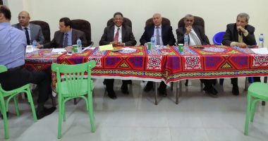 اللجنة العامة بالشيخ زايد تستقبل محاضر الفرز من اللجان الفرعية