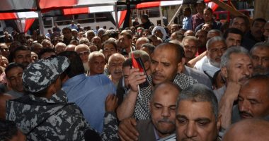 إقبال كثيف لعمال شركات قطاع الأعمال العام للتصويت على التعديلات الدستورية