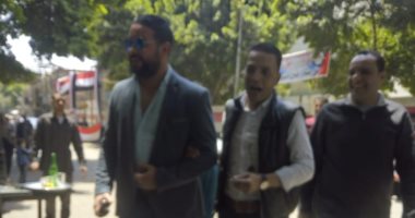 الفنان طارق الشيخ يدلى بصوته على التعديلات الدستورية بلجنته فى الشرابية