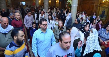 فى أيام البصخة المقدسة.. الكنائس تعلق أستارًا سوداء فى ذكرى آلام المسيح.. وتوقف صلوات القداس من إثنين الشجرة الملعونة حتى أربعاء أيوب.. تسابيح ومزامير وقراءات فى الإنجيل تروى قصص الأسبوع المقدس