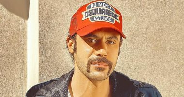 مسلسل هوجان الحلقة الأولى.. محمد إمام يمتلك قوة خارقة ويأكل الزجاج والمسامير