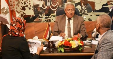 محافظ أسوان: توزيع 324 طبيب بشرى لخدمة 224 وحدة صحية 