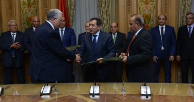العصار  يوقع بروتوكولا لتسويق منتجات شركة حلوان للآلات والمعدات