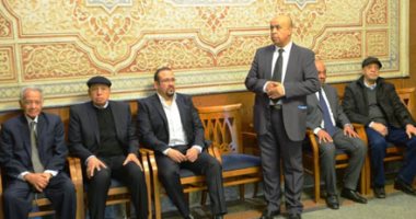خالد عجاج ومصطفى قمر و حماقى فى عزاء والدة هشام عباس