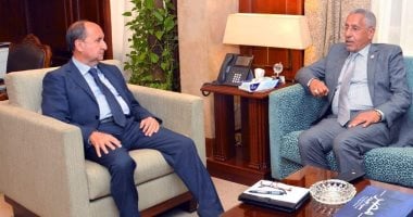 وزير الصناعة: افتتاح أكبر مصنع لفرز وتعبئة وتغليف التمور بالوادى الجديد قريبا