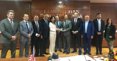 وزيرة الصناعات الماليزية تيريزا كوك تستقبل وفد مجلس الأعمال المصرى الماليزى  