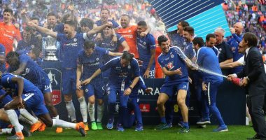 بطولات كروية جديدة تتحدى فيروس كورونا وتعلن العودة للحياة.. الاتحاد الإنجليزى يعلن مواعيد ربع نهائى الكأس.. استئناف "الليجا" الإسبانية 11 يونيو.. عودة الدورى السويسرى 19 يونيو.. واستكمال الدورى اليابانى 4 يوليو