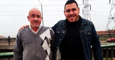 "أحمد" يشارك بصورة مع والده ويؤكد: ابن ابويا.. اتعلمت منه الرجولة والجدعنة