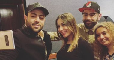 "سيلفى" يجمع تامر عاشور وجنات.. هل يجمعهما عمل غنائى جديد ؟