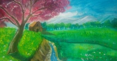 "آية خالد" فنانة تشارك برسومات ولوحات تظهر موهبتها