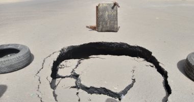 صور.. هبوط أرضى بشارع الوحدة فى إمبابة