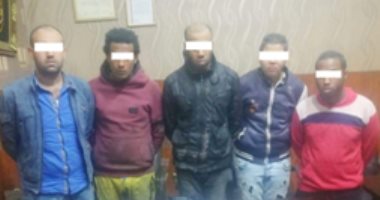 ضبط 5 أشخاص بحوزتهم أسلحة نارية غير مرخصة أثناء محاولتهم فرض السيطرة بالأسكندرية
