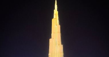 برج خليفة يضىء بألوان علم سريلانكا تضامنًا مع ضحايا الإرهاب.. صور