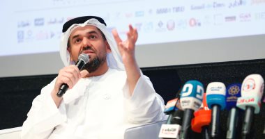 تكريم حسين الجسمى فى ختام جلسات ملتقى الإعلام العربى بالكويت