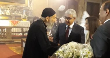 صور.. القنصل المصرى العام بميلانو يشارك فى قداس القيامة المجيد