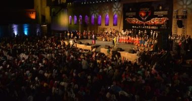صور.. تكريم محمود شكوكو فى ختام مهرجان الطبول بالقلعة