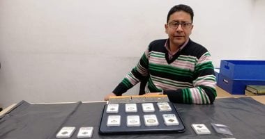 جمارك مطار برج العرب تحبط محاولة تهريب عملات معدنية أثرية 
